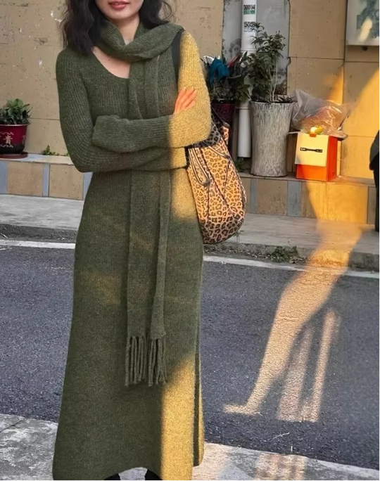 Bianca luxury Woolen Dress with Scarf