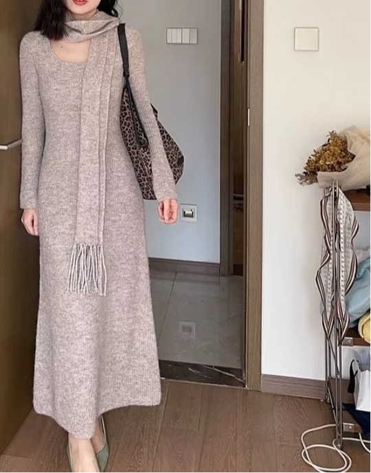 Bianca luxury Woolen Dress with Scarf