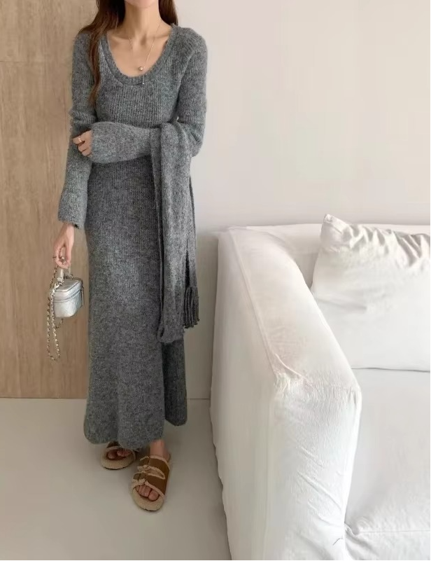 Bianca luxury Woolen Dress with Scarf