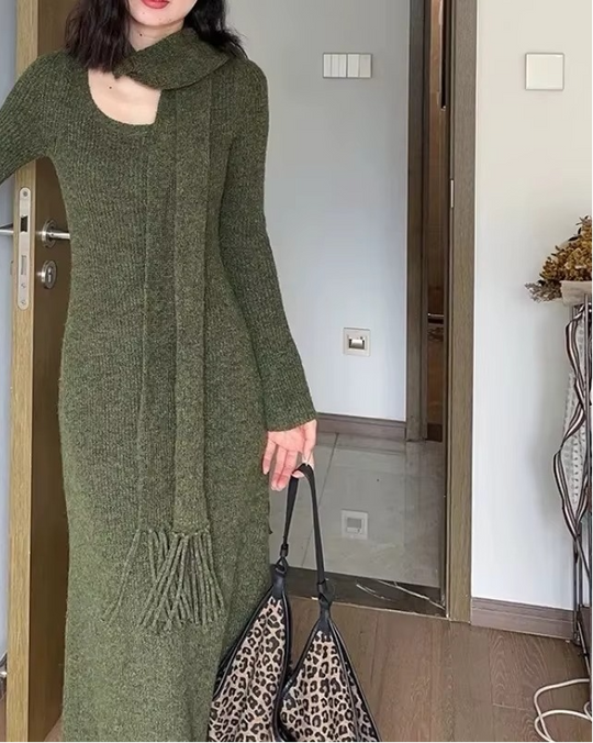 Bianca luxury Woolen Dress with Scarf