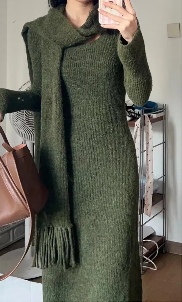 Bianca luxury Woolen Dress with Scarf