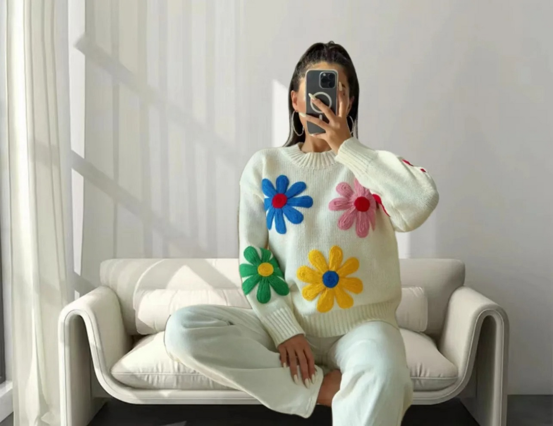 Flora 3D detailing Sweaters