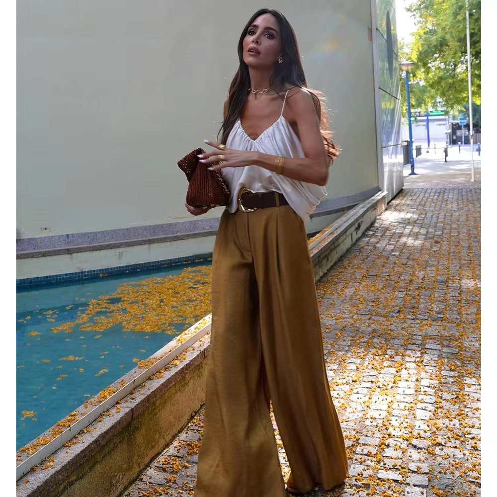 Alison high waisted wide legged Pants