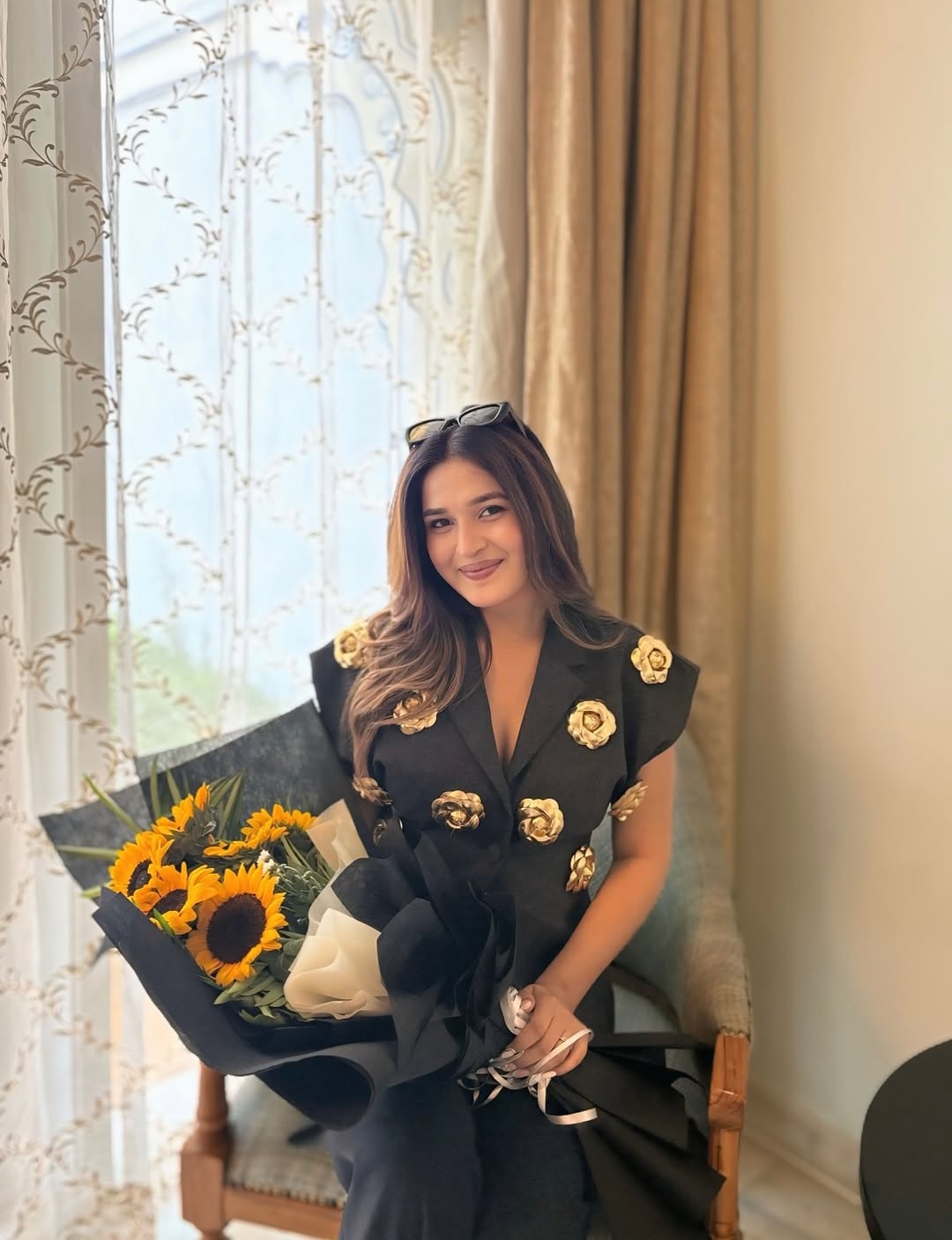 Barbella Embellished 3D Flower Blazer