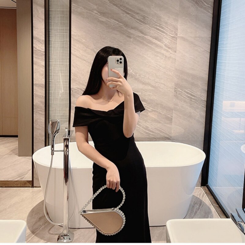 Luxury Rhinestone Hollow Heart Clutch