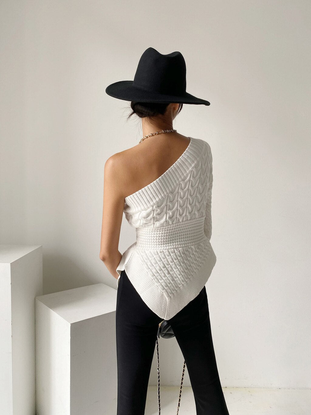 Pamella One shoulder knit Sweater