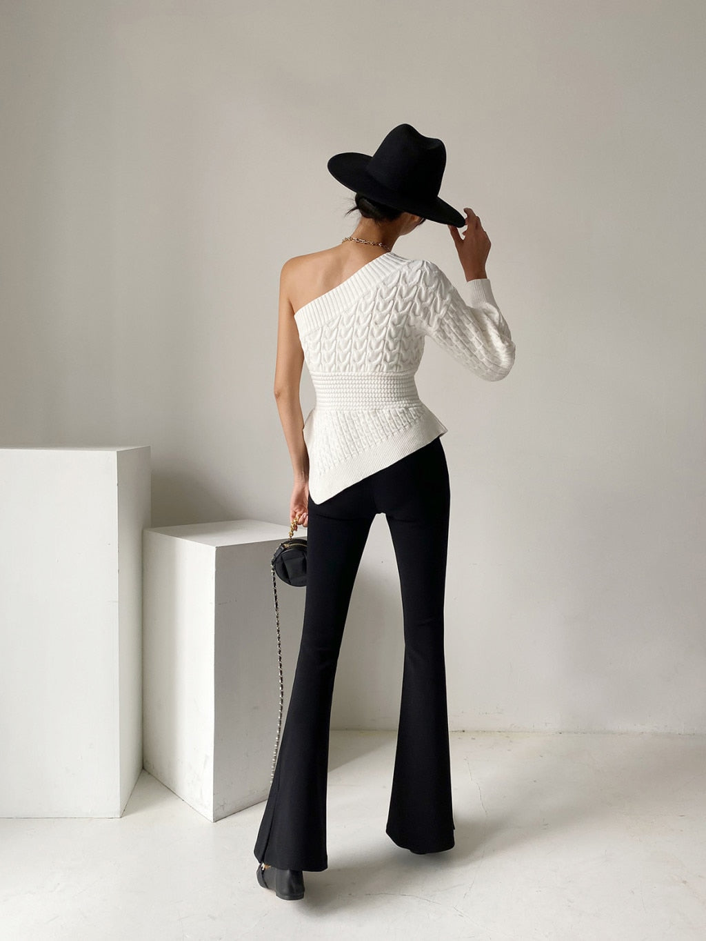 Pamella One shoulder knit Sweater