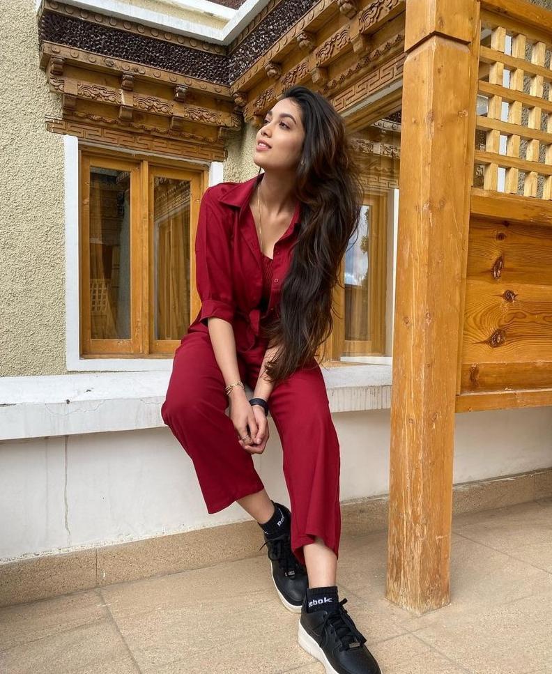 Seaside wide legged Pleated Jumpsuit with lace up blouse